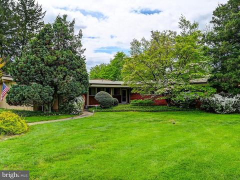 3435 Philips Dr, Pikesville, MD 21208