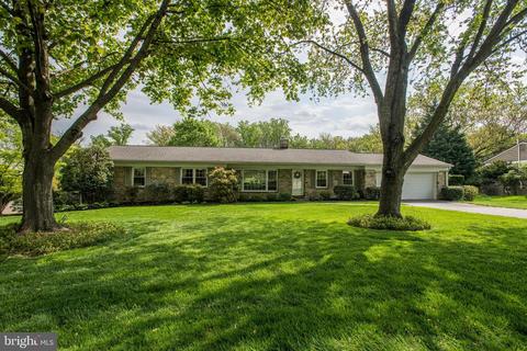 1117 Gypsy Ln W, Towson, MD 21286
