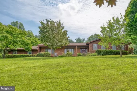 1 Windy Farms Ct, Phoenix, MD 21131