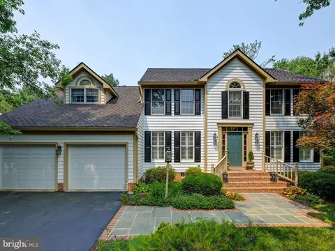16 Old Elm Ct, Lutherville Timonium, MD 21093