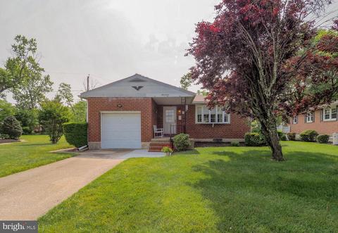 17 S Beaumont Ave, Catonsville, MD 21228