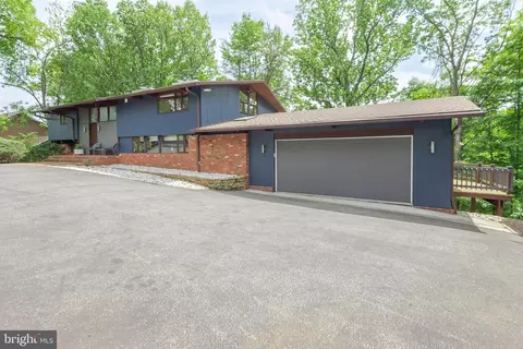 5 Barranco Ct, Towson, MD 21204