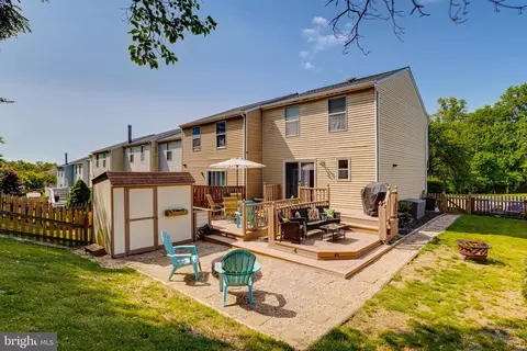 9500 Orbitan Ct, Parkville, MD 21234