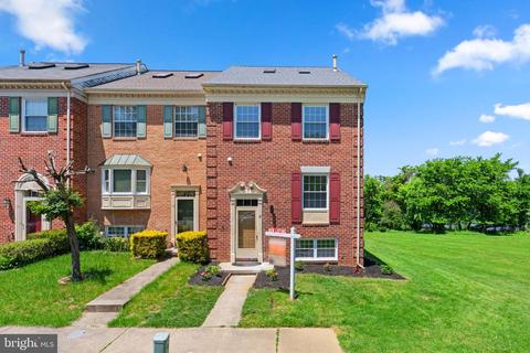 15 Valley Crossing Cir, Cockeysville, MD 21030