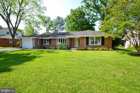 2121 Fernglen Way, Catonsville, MD 21228
