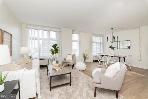 28 Allegheny Ave #803, Towson, MD 21204