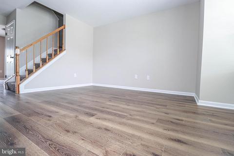 2124 Cedar Barn Way, Windsor Mill, MD 21244 photo 2