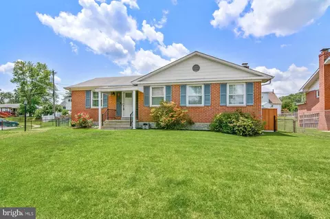 4 Carriage Lamp Ct, Parkville, MD 21234