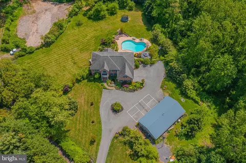 8 Jonathans Ct, Cockeysville, MD 21030