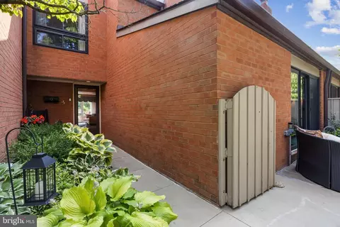 18 Stream Run Ct, Lutherville Timonium, MD 21093