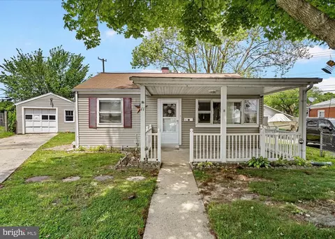 11 Dihedral Dr, Middle River, MD 21220