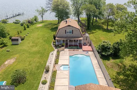 3637 Bay Dr, Middle River, MD 21220