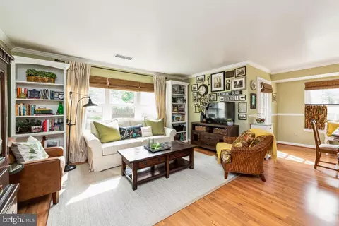18 Deer Run Ct #503, Halethorpe, MD 21227
