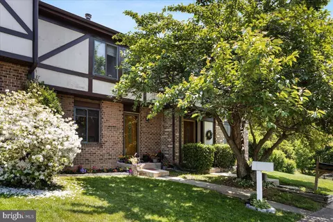 33 Bernadotte Ct, Parkville, MD 21234