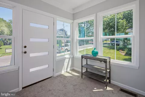 299 Lavern Ave, Halethorpe, MD 21227 photo 9
