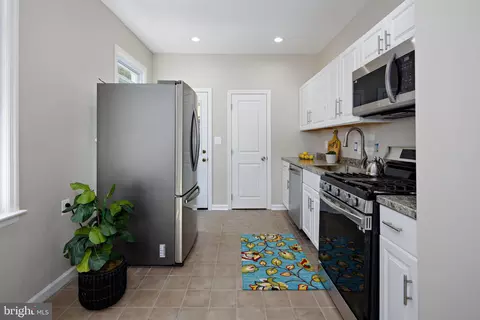 299 Lavern Ave, Halethorpe, MD 21227 photo 10