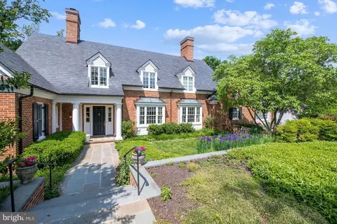 4 Waterbury Ct, Baltimore, MD 21212