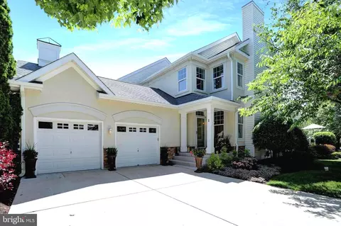 1 Kestrel Ln #1, Pikesville, MD 21208