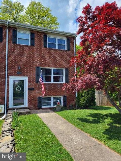 967 Stormont Cir, Halethorpe, MD 21227