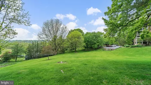 13 Devon Hill Rd #C2, Baltimore, MD 21210 photo 32