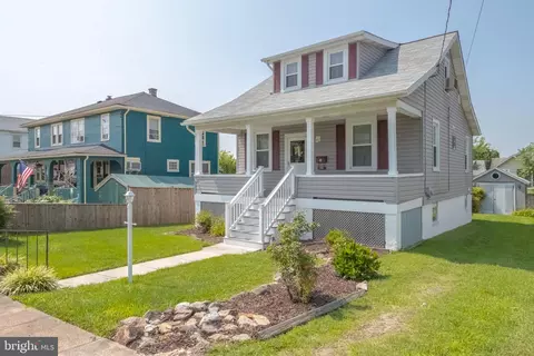 2911 Hillcrest Ave, Parkville, MD 21234