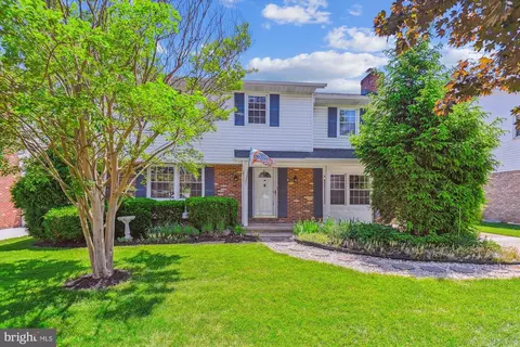 10213 Greenside Dr, Cockeysville, MD 21030
