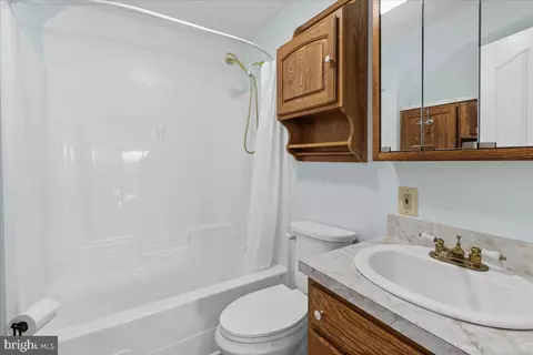 7733 Fairgreen Rd, Dundalk, MD 21222 photo 32