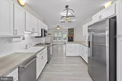 7733 Fairgreen Rd, Dundalk, MD 21222 photo 11