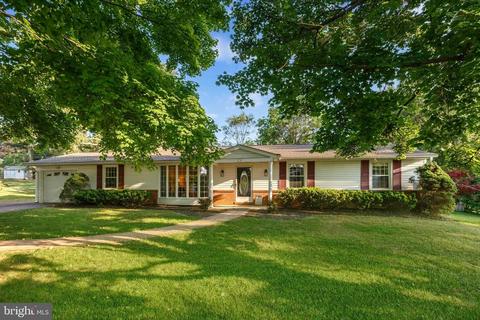 23 Club View Ln, Phoenix, MD 21131