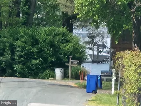 Holly Neck Road, Essex, MD 21221