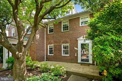 207 Hopkins Rd, Baltimore, MD 21212