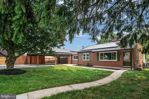 15 Walk Ave, Owings Mills, MD 21117