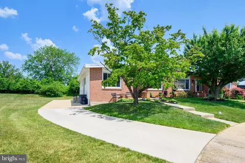 12 Leafydale Ct, Pikesville, MD 21208