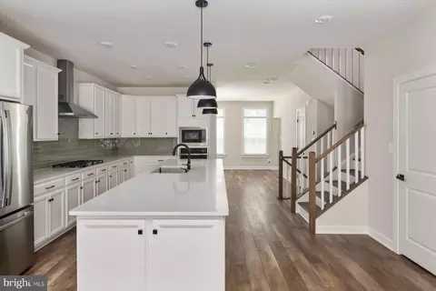Kitchen - 10804 Lampton St, Middle River, MD 21220 photo 5 of 5