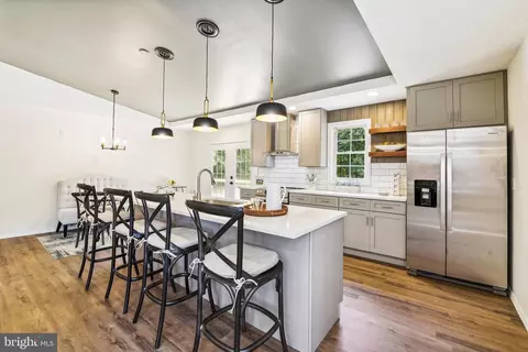 913 Middle Rd, Middle River, MD 21220 photo 6