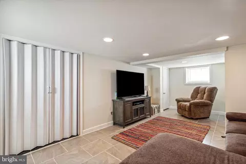 10 Elm Ave, Baltimore, MD 21206 photo 28