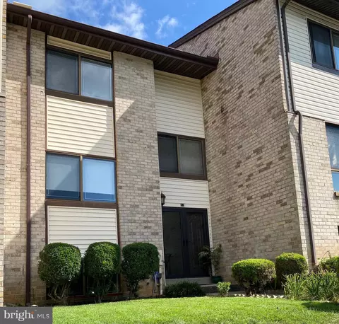 8 Bannock Ct, Randallstown, MD 21133