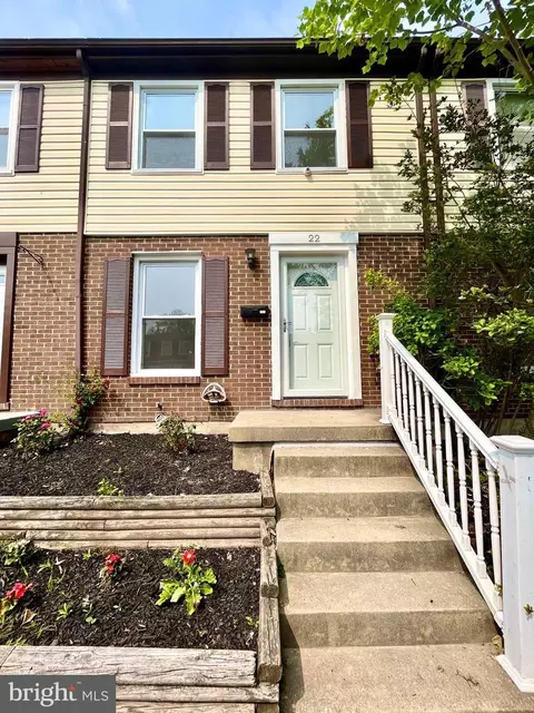 22 Lerner Ct #32I, Nottingham, MD 21236