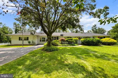 13100 Manor Rd, Glen Arm, MD 21057