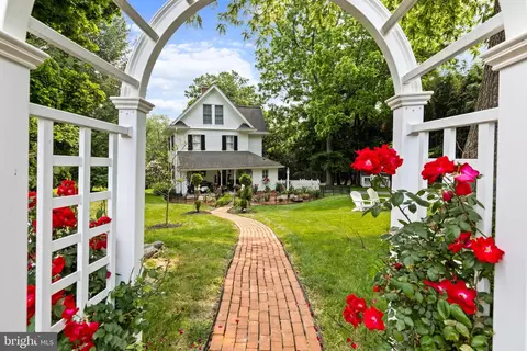 18907 Hillcrest Ave, Parkton, MD 21120