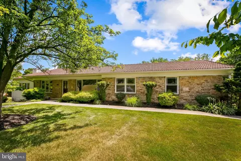 1115 Gypsy Ln W, Towson, MD 21286