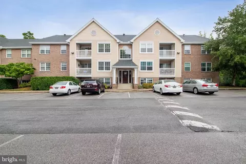 1 Ginford Pl #301, Catonsville, MD 21228