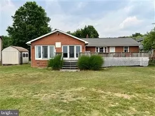 922 Thompson Blvd, Essex, MD 21221