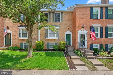 5829 Richardson Mews Sq, Halethorpe, MD 21227