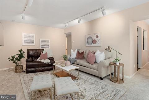 6 Elphin Ct #202, Lutherville Timonium, MD 21093