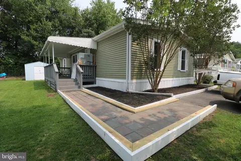 139 Rodeo Cir, Middle River, MD 21220