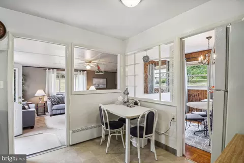 1006 Plover Dr, Halethorpe, MD 21227 photo 6