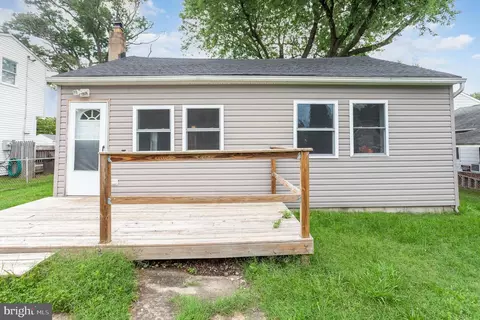 4 Armor Ct, Middle River, MD 21220 photo 2