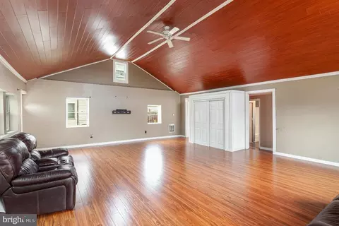 4 Armor Ct, Middle River, MD 21220 photo 7