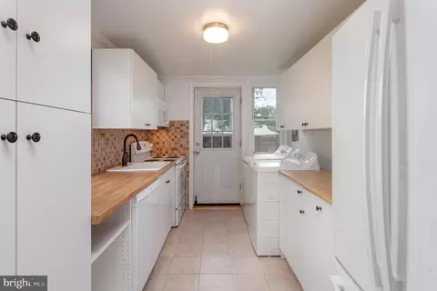 4 Armor Ct, Middle River, MD 21220 photo 16